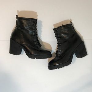 Round Toe Lug Lace-Up Ankle Black Bootie